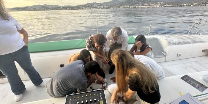 escape bomb game beat the clock malaga on boat